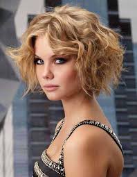 Corte de cabello corto ondulado. Cortes De Pelo Para Cabello Rizado Segun La Forma De Tu Rostro
