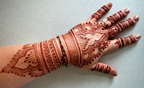 It is applied by either stencil or freehand and usually last up to 14 days, but there may be instances where you might to remove henna fast for several reasons. Black Henna Cleveland Henna Henname Body Art