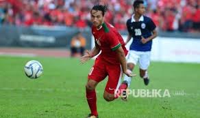 Federasi sepak bola dunia (fifa) menyatakan pemain berdarah belanda itu dilarang tampil di semua level tim nasional indonesia. Ezra Walian Dapat Bermain Untuk Timnas Republika Online
