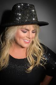 ABOUT — Melissa Digue Portrait