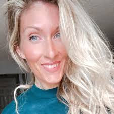 Cali Schmidt's Instagram, Twitter & Facebook