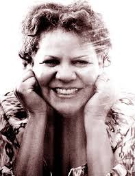 Dawn Comer's Instagram, Twitter & Facebook