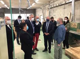 La chambre des métiers représente 7.000 entreprises artisanales occupant plus de 90.000 personnes. Signature D Une Convention Entre La Chambre De Metiers De L Artisanat Et Pole Emploi Macommune Info