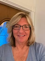 Cindy Lapp's Instagram, Twitter & Facebook