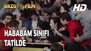 Kemal sunal, münir özkul, tarık akan, halit akçatepe, adile naşit… Hababam Sinifi Tatilde Full Hd Izlesene Com