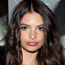 Im alter von 14 wurde ratajkowski von der modelagentur ford models unter vertrag genommen, besuchte jedoch weiterhin die highschool in san diego. Emily Ratajkowski Nachrichten Videos Audios Und Fotos Mediamass
