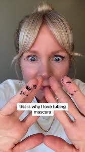 This is why we love tubing mascara! @tarte cosmetics @caliray beauty  @Thrive Global #tubing #tubingmascara #mascarareview #mascara #mascarahack  #makeup #makeuptutorial #makeupartist #morningroutine