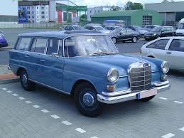 Mercedes Benz W110 Kombi An Estate Car Version Of The 230s Four Cylinder Engined Car Was Introduced In 1965 And Achieve Mercedes Benz Mercedes Benz 200 Benz
