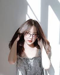 Tapi, pengin ganteng, masak males pakai skincare sih. Round Glasses Ulzzang Girl Uzzlang Girl Ulzzang Fashion