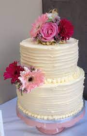 Wedding Cake 10 Inch Bottom 8 Inch Top Vanilla Buttercake With Vanilla Buttercream Wedding Cake Planning Cake Sizes Beautiful Wedding Cakes