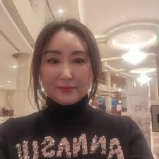 방황하다."를 일본어로? 인생의 길을 못 찾아 방황하다. 彷徨（ほうこう）라고 하니깐 일본친구가 잘 안사용하는 단어라고 하던데,  일본어에서 더 자연스러운 표현이 있을까요?