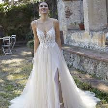 Abiti da sposa romantici, classici o moderni, abiti da sposa lunghi o corti, bianchi o colorati. Gli Abiti Da Sposa Che Fanno La Differenza Ersilia Principe