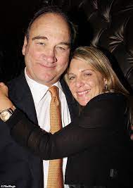 Keressen jennifer sloan témájú hd stockfotókat a shutterstock több milliós szerkesztői képgyűjteményében. Jim Belushi Has Filed For Divorce From Wife Jennifer Sloan After More Than 23 Years Of Marriage Daily Mail Online