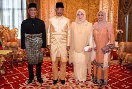 Over the last 14 months since 1st march 2020, pakatan harapan had been alleging that muhyiddin yassin and his perikatan nasional government grabbed power through a palace. Muhyiddin Takes Oath As 8th Pm Before King Prime Minister S Office Of Malaysia