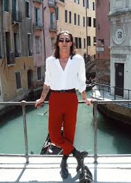 You can watch insta stories, profiles, followers, tagged posts anonymously. Damiano David Height Weight Family Girlfriend Education Biography