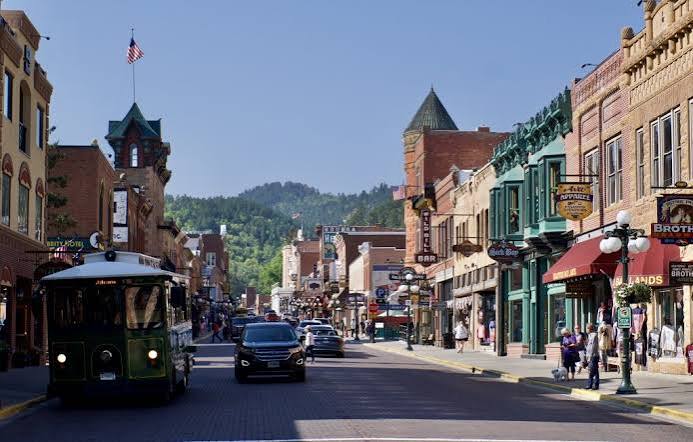An Honest Review of Deadwood, SD