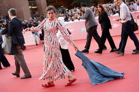 See all the oscar winners 2021. 7 Times Frances Mcdormand Rewrote Hollywood S Beauty Rules Vogue