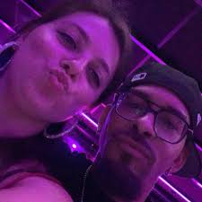 What are some couple outfit suggestions and advice for newcomers attending  GREYDAY in Tulsa?