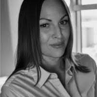 Karen Matts's Instagram, Twitter & Facebook