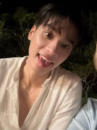 Painful scene in love in the moonlight