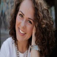 Her own music has taken her around the world collaborating with artists such as armin van buuren, keane, snowpatrol and many. Dominika De Silvio Koln Und Umgebung Deutschland Berufsprofil Linkedin