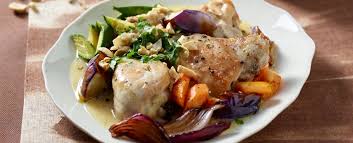 Scopri ricetta e trucchi come fare il brasato di manzo perfetto al vino. Pollo Brasato Al Cocco Con Arachidi E Verdure Sale Pepe