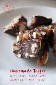 It is a popular item at the christmas farmer's market here,with just 4 ingredients it's easy to make. How To Make Homemade Toffee Without Corn Syrup The Rising Spoon