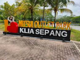 Dilansir dari laman sepang circuit dan red bull,ini di antaranya! Mitsui Outlet Park Klia Sepang Mop Klia Meraikan Ulangtahun Ke 5 Pelbagai Ganjaran Dan Penebusan Menarik Ditawarkan Enchanted Life Begins