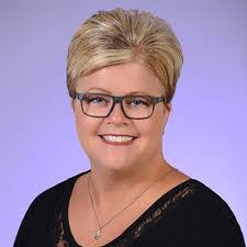 Leah Stapleton's Instagram, Twitter & Facebook