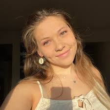 VCS had a bittersweet week last week. 🥹 We had to say goodbye to our  lovely Vanessa! She is going to the University of Edinburgh for Vet school!  👩‍⚕️🩺She has been with