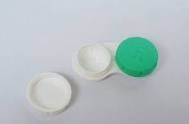 15 Idees Pour Recycler Pour Vos Vieilles Boites A Lentilles De Contact Astuces De Grand Mere Vieilles Boites Boite Lentille De Contact