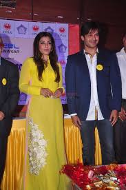 Raveena Tandon Vivek Oberoi At Anti Cancer Event In Mumbai On 22nd May 2015 Raveena Tandon Bollywood Photos Raveena] simple things always mean the most to me fruit stains mango in between your teeth first ray of the morning shining in your hair mama. raveena tandon vivek oberoi at anti cancer event in mumbai on 22nd may 2015 raveena tandon bollywood photos