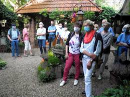 2015 · borken, germany · · hier einmal ein aktuelles video aus unserem staudengarten. Treff 55 Plus Kultur Besuchte Den Garten Picker In Weseke Senioren Ahaus