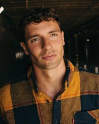 EZRA MORELAND (@ezra.moreland) • Instagram photos and videos