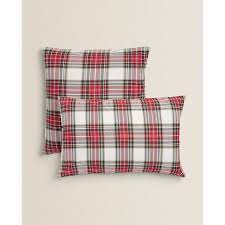 Zara home s'inspire de la grèce pour sa collection high summer 2019 la grèce est synonyme pour beaucoup de destination pour les vacances. Taie D Oreiller Flanelle Carreaux Taies D Oreiller Linge De Lit Chambre Zara Home France From Zarahome On 21 Buttons