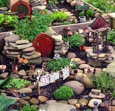 Feengartenideen Wie Man Ein Magisches Zuhause Fur Feen Und Elfen Baut Elfen Feengartenideen Magisches Zuhause Feengarten Garten Miniaturgarten