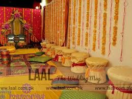 Floral Decoration And Sitting Arrangements Ideas Laal The Wedding Mag Mehendi Decor Ideas Mehndi Decor Mehndi Function