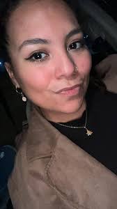 Hi there ! I am 20 years old just trying to stay close to my work and  skiing ! Currently living in Park City but need to find a new place by