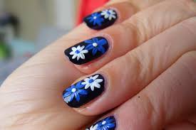 24.uñas hermosas y muy artísticas con flores rojas. 75 Disenos De Unas Decoracion De Unas Decoradas Con Flores Faciles