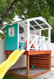Realisez Une Cabane En Bois Sur Pilotis Et Offrez A Vos Bambins Des Journees Pleines De Sourires Maison 2018 Maison Enfant Exterieur Cabane Bois Cabane Jardin Enfant