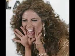 A mi me gusta, andar de pelo suelto yo no soporto, a los hombres serios si alguien quiere que me corte el pelo aunque lo ame, se va mucho al cuerno. Gloria Trevi Pelo Suelto Youtube