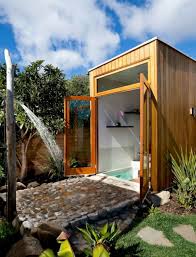 Outdoor Dusche Fur Erfrischende Momente Im Sommer Sauna Im Garten Design Fur Zuhause Aussenbad