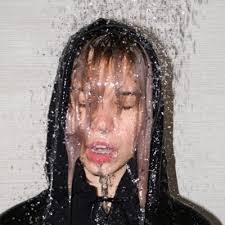 Grace Toth's Instagram, Twitter & Facebook