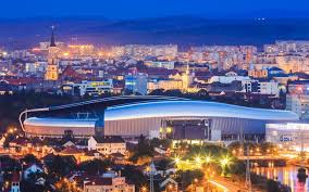 Numai spre judeţul sălaj, în n, se mai înalţă, foarte puţin însă, o culme muntoasă cristalină care nu depăşeşte 1.000 m. Turismul In JudeÅ£ul Cluj In CÄƒdere LiberÄƒ Articol De Cluj