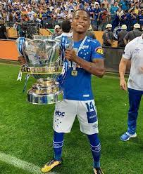 Página oficial do cruzeiro esporte clube acesse nossos canais oficiais. Caca Processa Cruzeiro E Pede Quase R 600 Mil Em Salarios Atrasados E Verbas Rescisorias Cruzeiro Ge