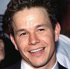 Mark wahlberg (born june 5, 1971) started his career as a rapper, marky mark, then modeled, and finally switched to acting in movies such as the perfect storm and the departed. Mark Wahlberg Aus Marky Mark Wurde Der Harte Action Mark Bilder Fotos Welt