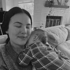 Kira Moses's Instagram, Twitter & Facebook