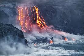 Desplazamiento de las placas en el anillo de fuego la mayoría de los terremotos en estados unidos se producen en las zonas poco pobladas del golfo de alaska y la cadena de islas del mar de bering. Los Volcanes Hawai Estados Unidos