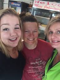 Elizabeth Marks (@lizmarks94)