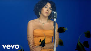 Kali uchis — la luna enamorada 01:51. Kali Uchis Vereint Die Unstimmigkeiten Der Pop Welt Vogue Germany
